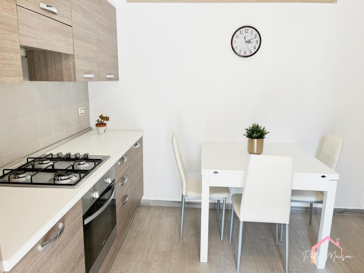 Patty Maison - Large & New Central Apartment Bari Exterior photo
